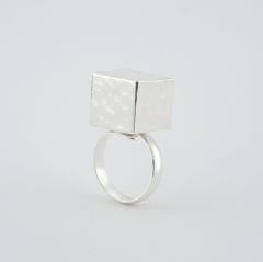 Küp Şeklinde Önden Ayarlanabilir Gümüş Yüzük