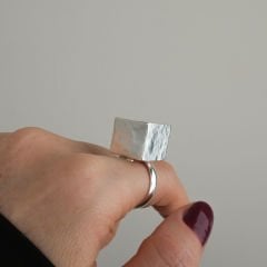 Küp Şeklinde Önden Ayarlanabilir Gümüş Yüzük