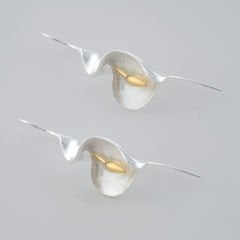 Zena Yelken Çiçeği Şeklinde Gümüş Küpe