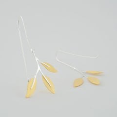 Lea Yaprak Şeklinde Uzun Gümüş Küpe