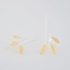 Lea Yaprak Şeklinde Uzun Gümüş Küpe