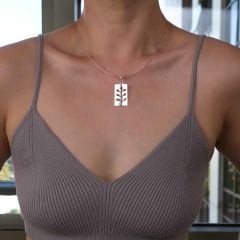 Bitki Desenli Dikdörtgen Uçlu İp Zincirli Gümüş Kolye