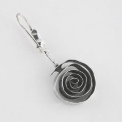 Gül Şeklinde Karartmalı Gümüş Küpe