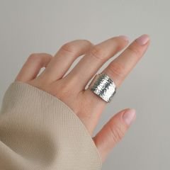 Mikela Sarmal Şeklinde Ayarlanabilir Gümüş Yüzük