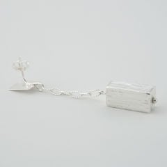 Kare ve Dikdörtgen Detaylı Zincirli Gümüş Küpe