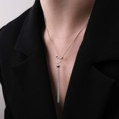 Püskül ve Halka Detaylı Gümüş Kolye