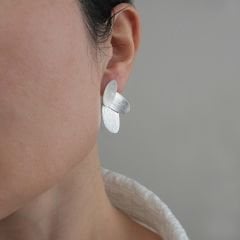 Taçyaprağı Şeklinde Gümüş Küpe