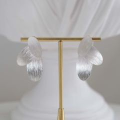 Taçyaprağı Şeklinde Gümüş Küpe