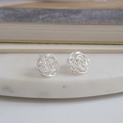 Fanny Yumak Şeklinde Gümüş Küpe