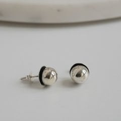 Düğme Şeklinde Eskitmeli Gümüş Küpe