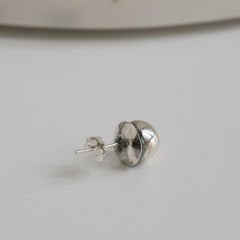 Düğme Şeklinde Eskitmeli Gümüş Küpe