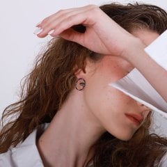 Amelia Yüz Hatlı Küpe Black