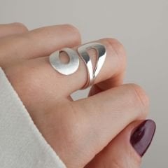 Valentina Mat ve Parlak Yüzeyli Yüzük