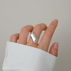 Clair Bükümlü Yüzük