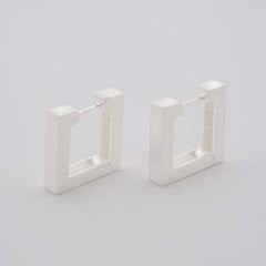 Kare Şeklinde 925 Ayar Gümüşten Minimal Küpe